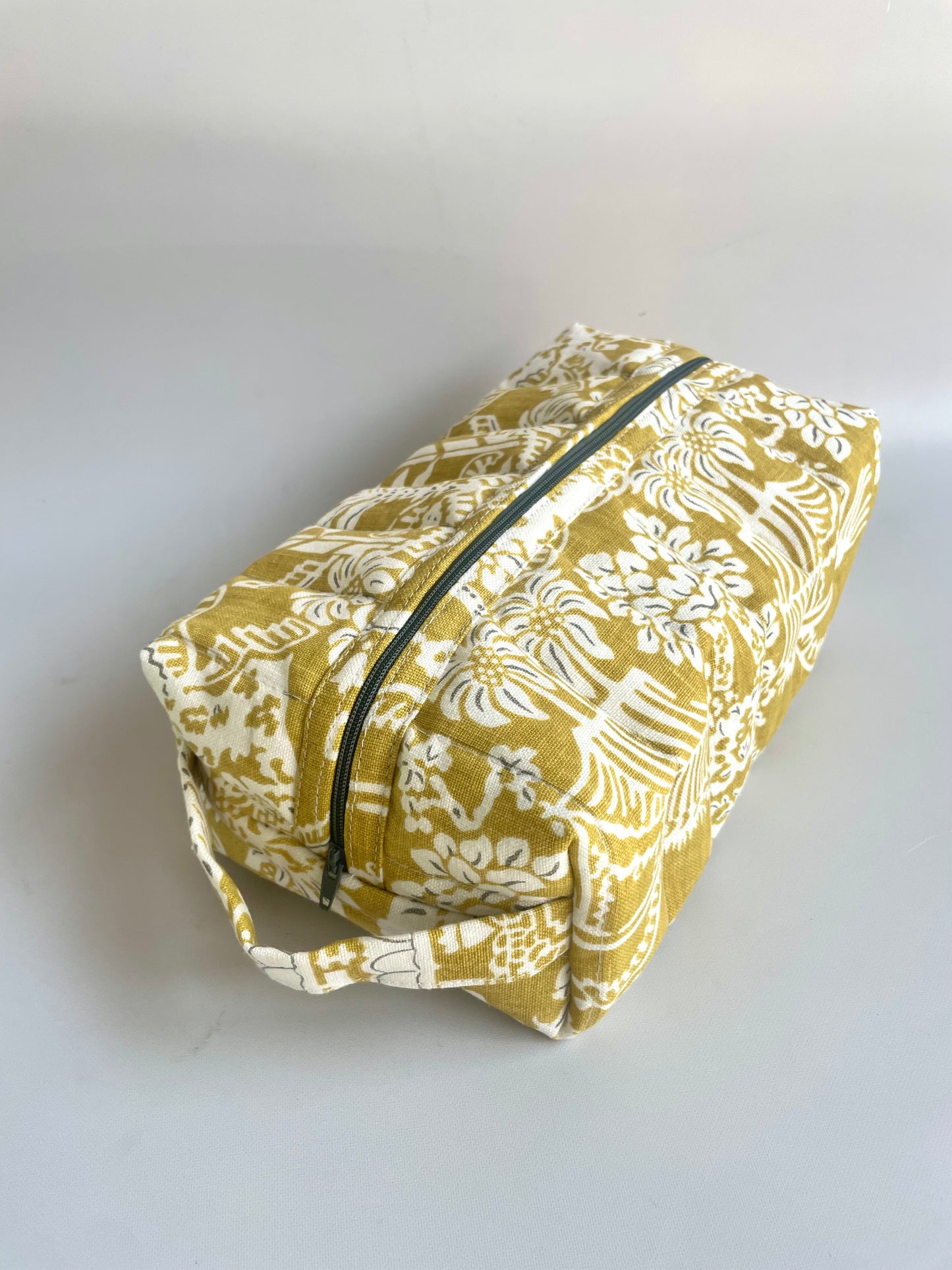 ESTUCHE-COSMETIQUERO MOSTAZA