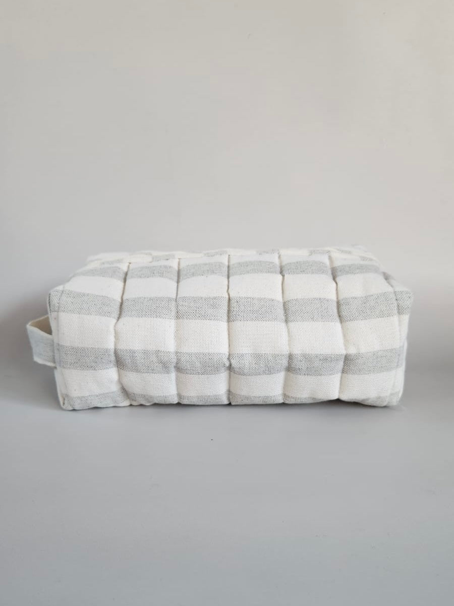 ESTUCHE-COSMETIQUERO RAYAS GRIS CLARO