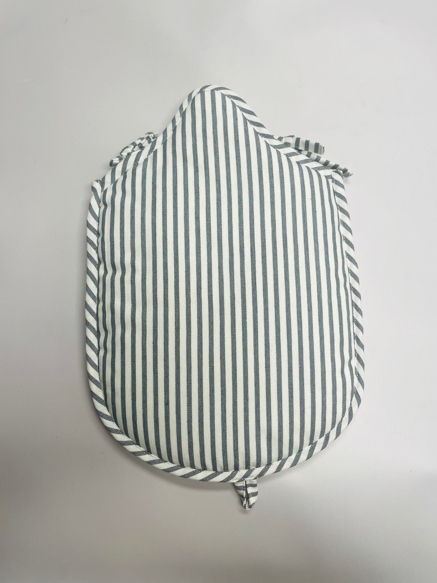 FUNDA GUATERO RAYAS GRIS