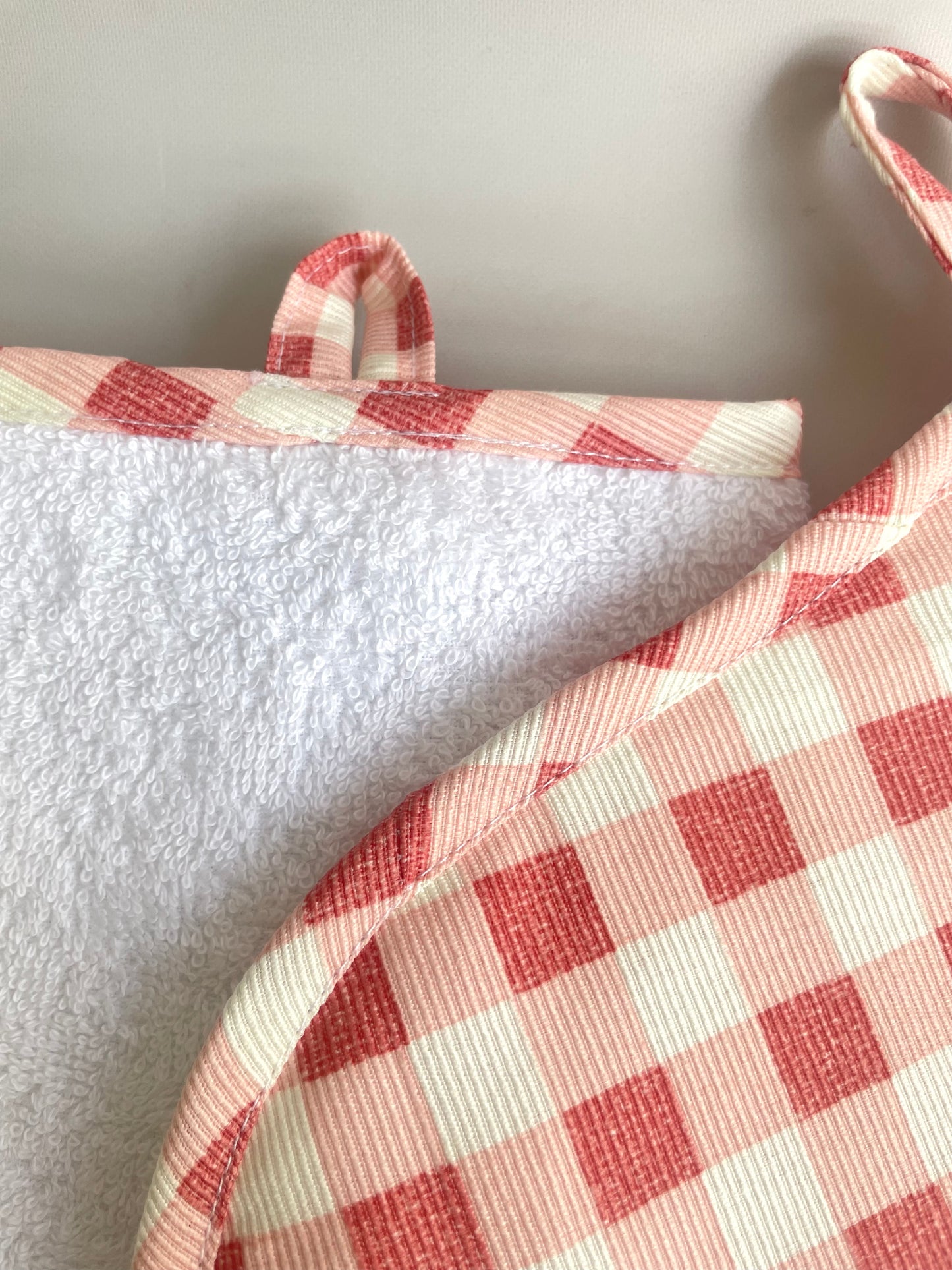 SET PAÑO DE COCINA CON TOMA OLLAS CUADROS ROJO