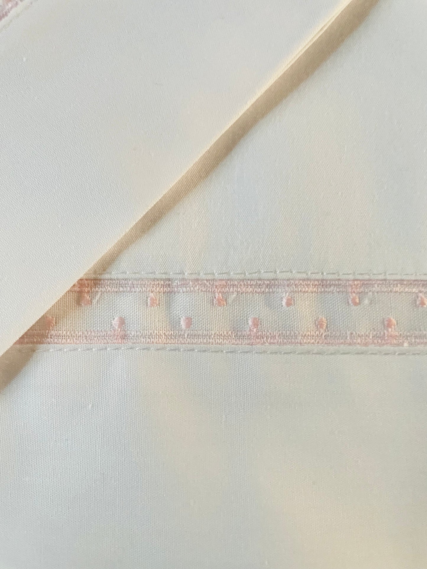 JUEGO DE SÁBANAS ENTRE DOS ROSA