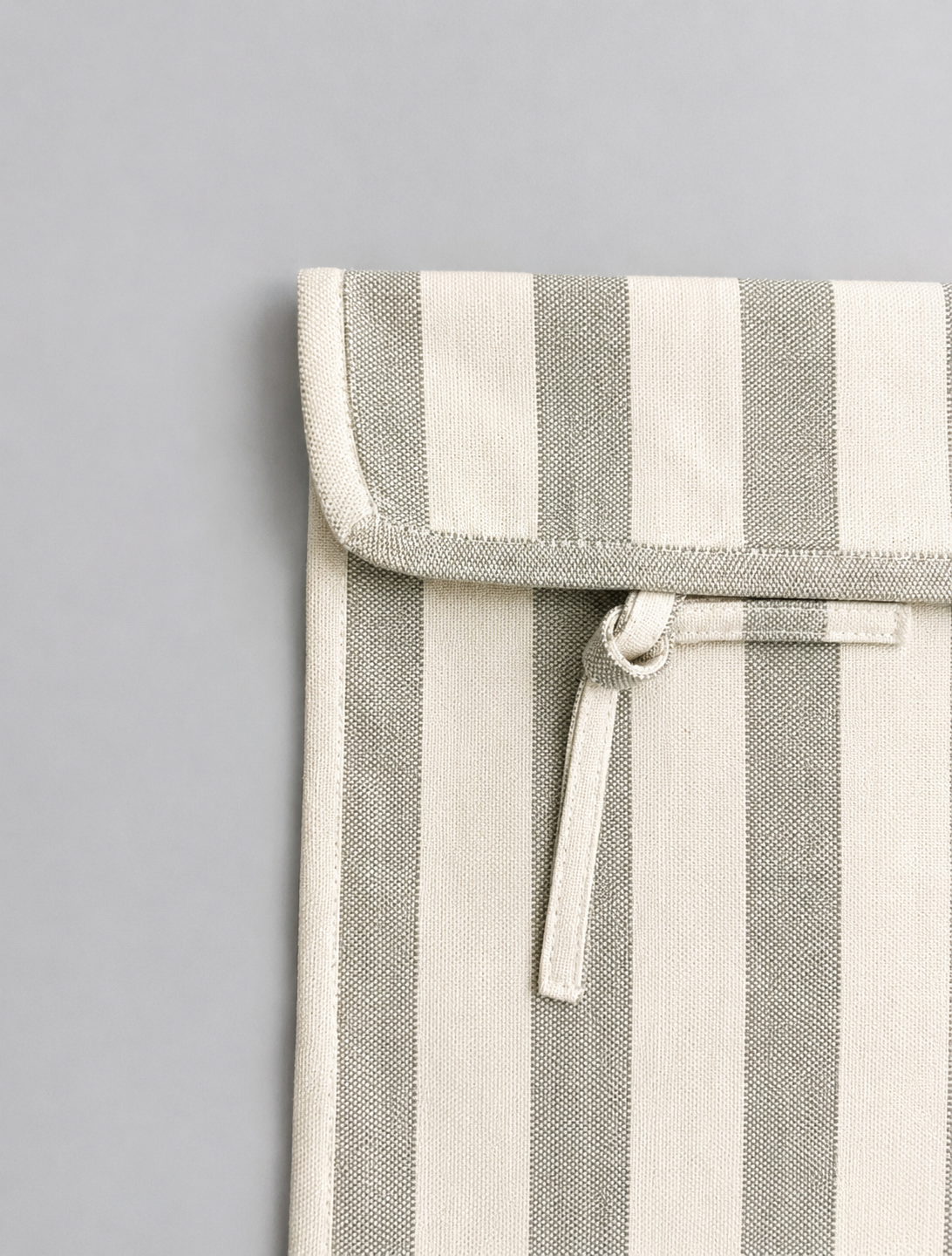 PORTA ROPA INTERIOR RAYAS BEIGE