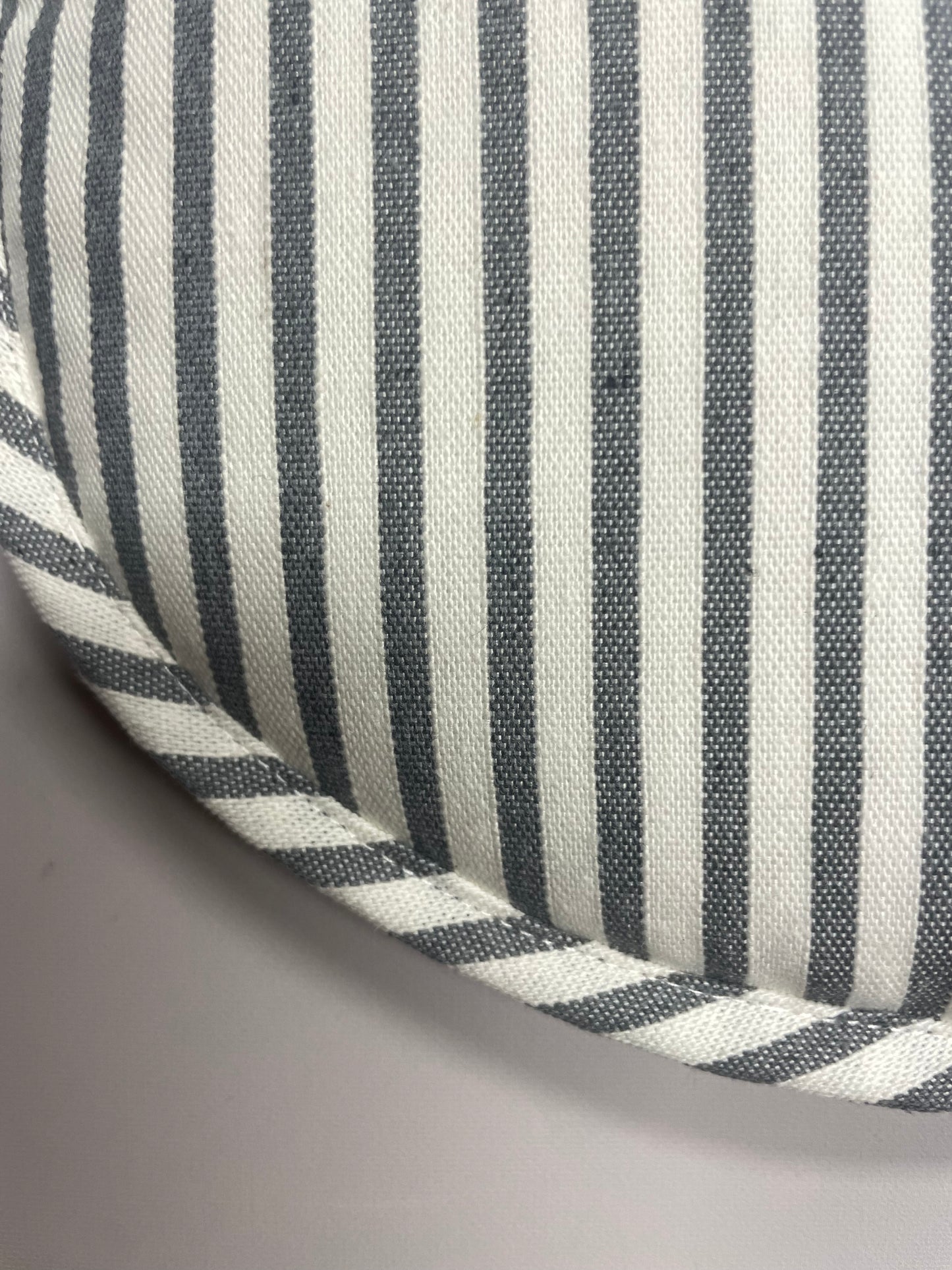 FUNDA GUATERO RAYAS GRIS