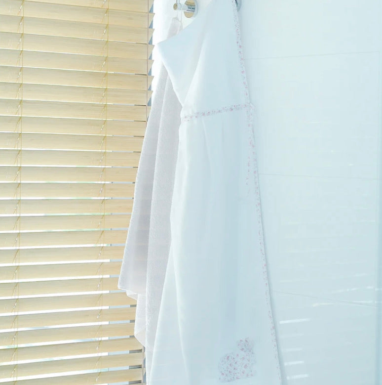 CONJUNTO CAPUCHA + TOALLA MUDADOR PUNTOS ROSA