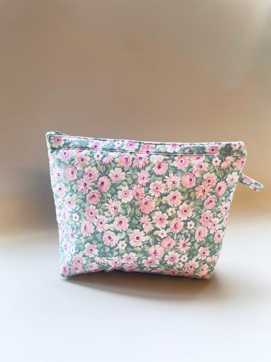 ESTUCHE-COSMETIQUERO FLOR LILA