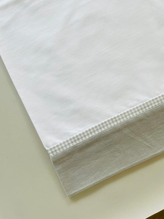 FUNDA ALMOHADA GRIS CUADROD