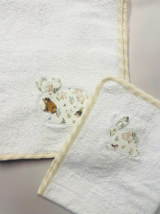 CONJUNTO CAPUCHA + TOALLA MUDADOR ANIMALES BEIGE
