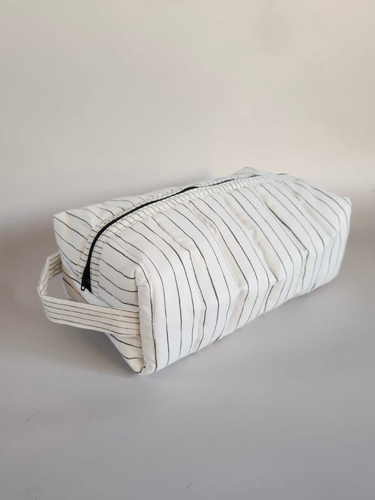 ESTUCHE-COSMETIQUERO NEGRO ANCHO