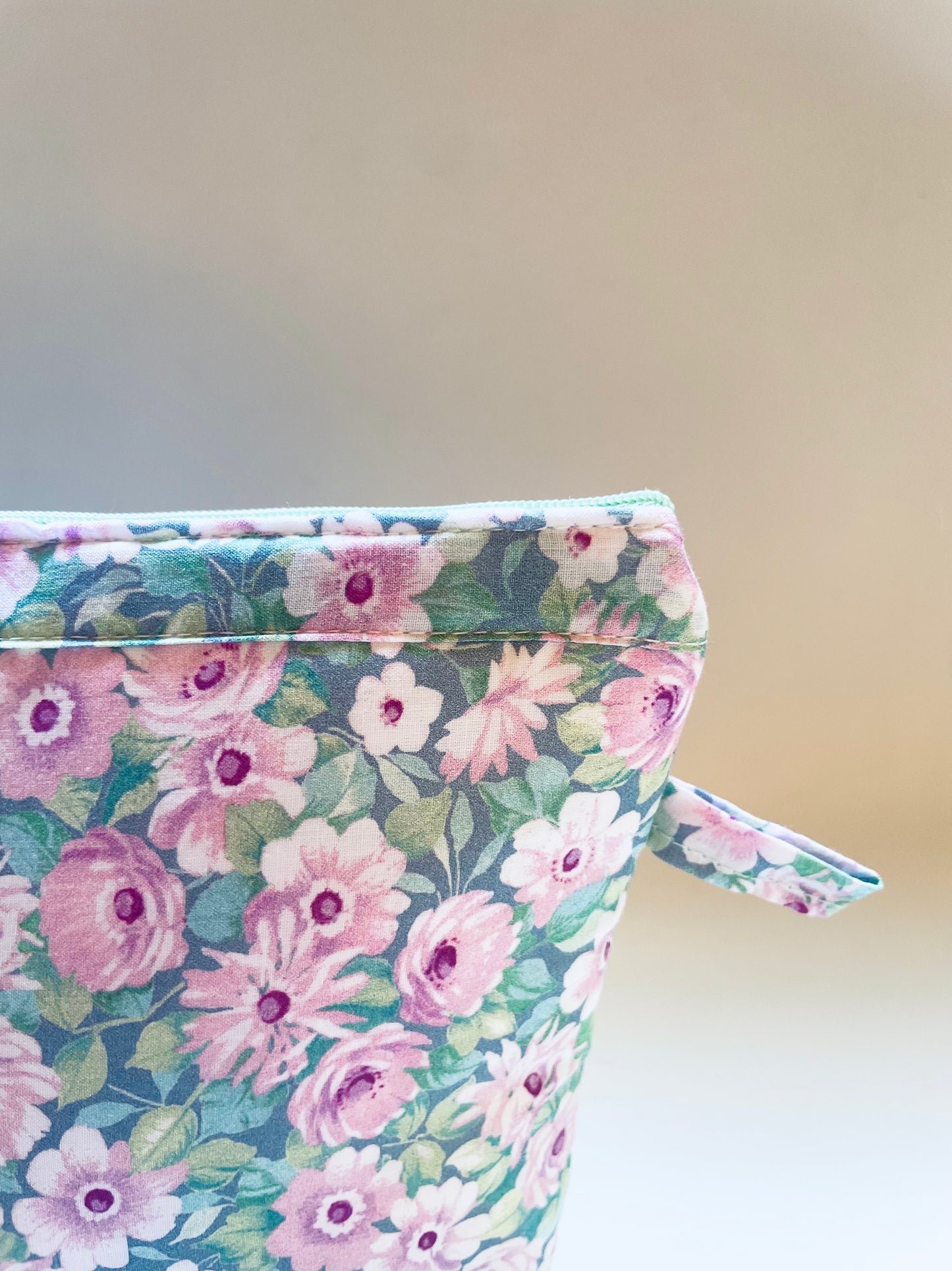 ESTUCHE-COSMETIQUERO FLOR LILA