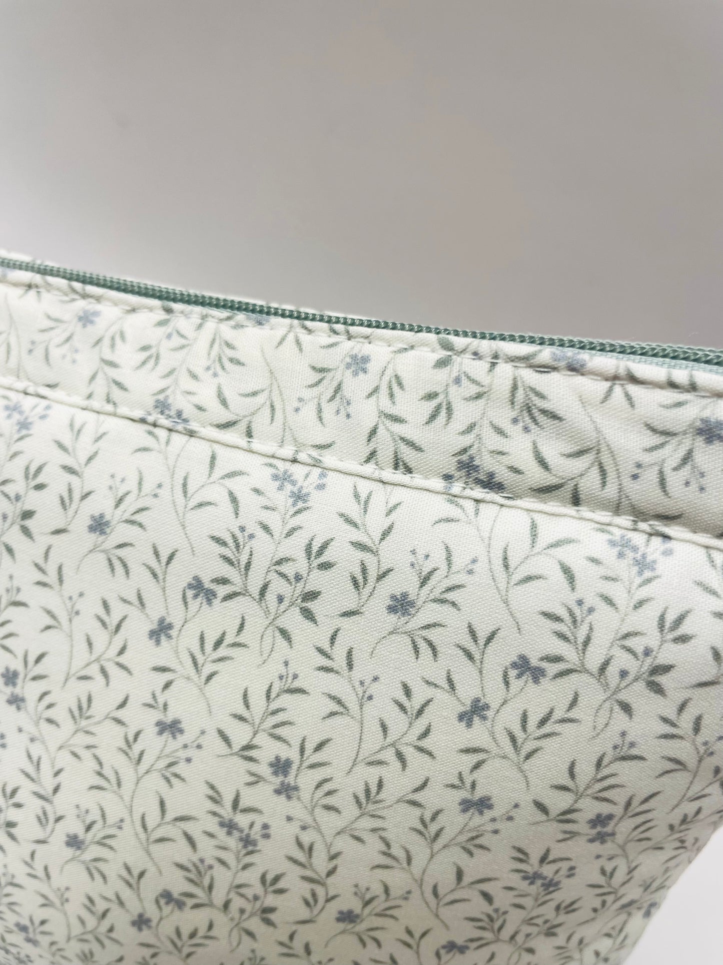 ESTUCHE-COSMETIQUERO FLOR ANA