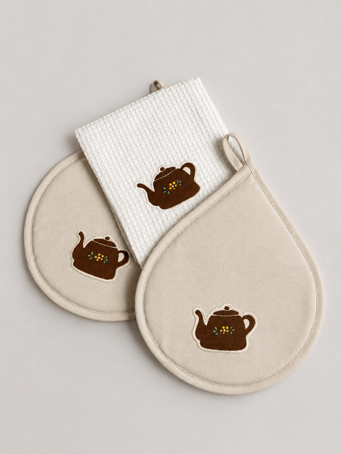 SET PAÑO DE COCINA CON TOMA OLLAS TETERA