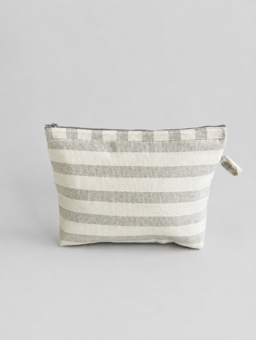 ESTUCHE-COSMETIQUERO GRIS CRUDO