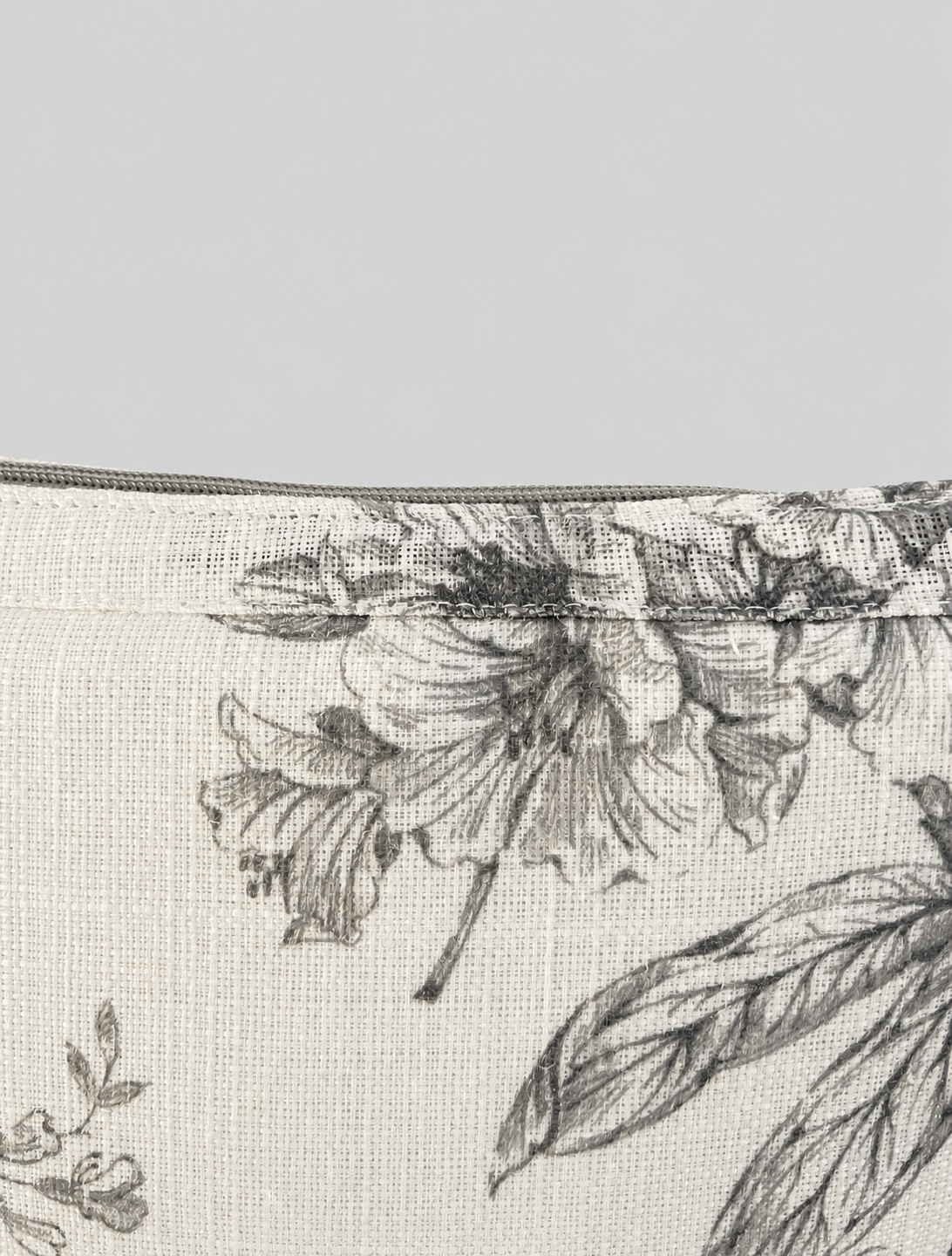 ESTUCHE-COSMETIQUERO FLOR GRIS