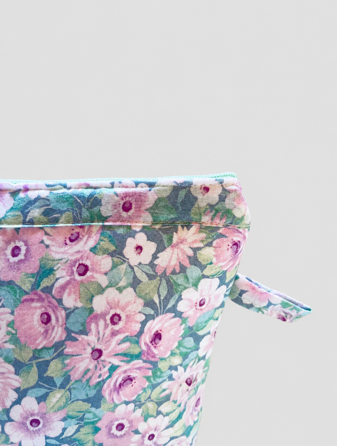 ESTUCHE-COSMETIQUERO FLOR LILA